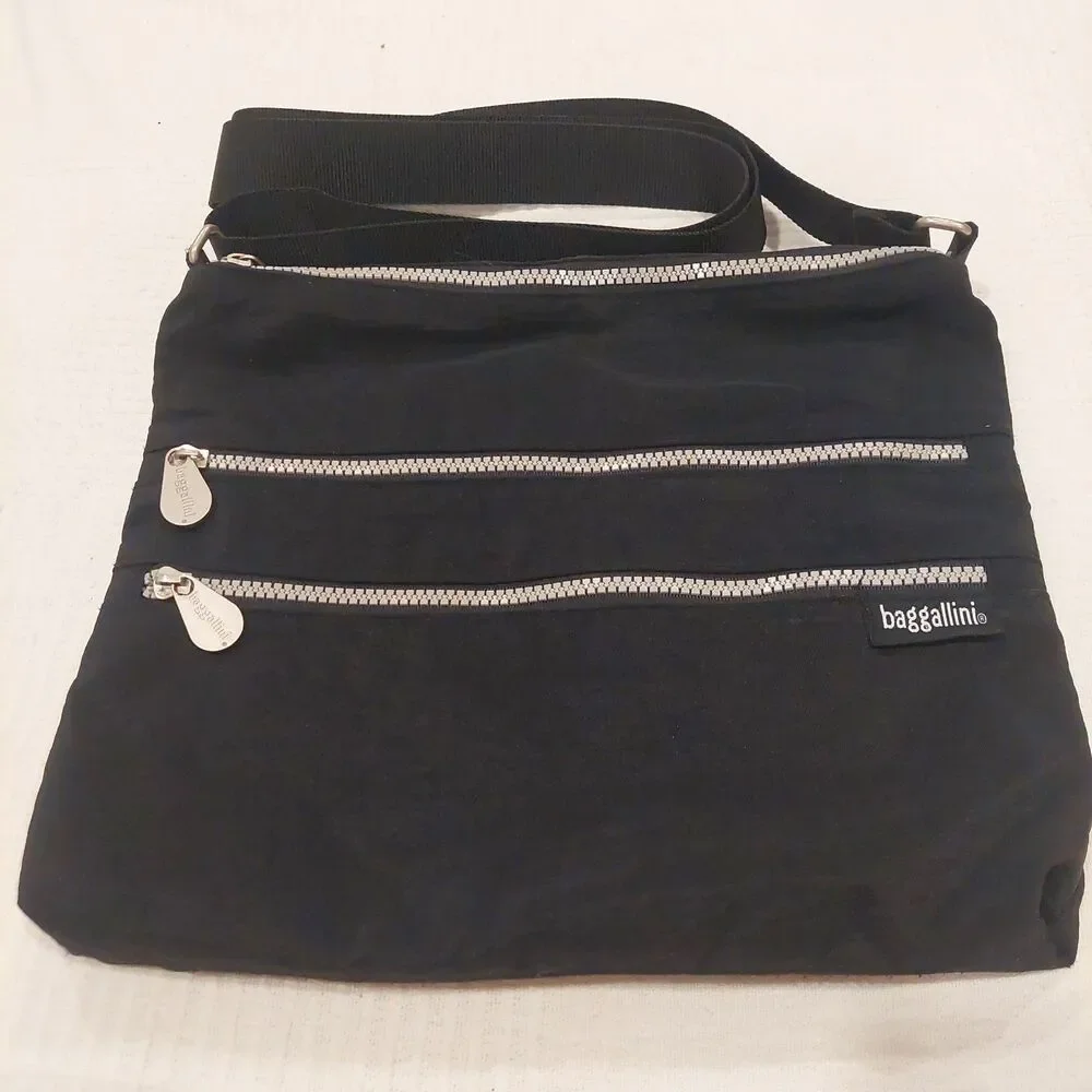 Baggallini Black Nylon Triple Zip Crossbody Bag Purse EUC